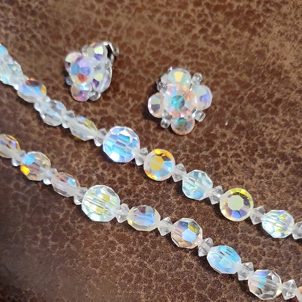 Iridescent Crystal Necklace and Earring Set (44) - Picture 8 of 16